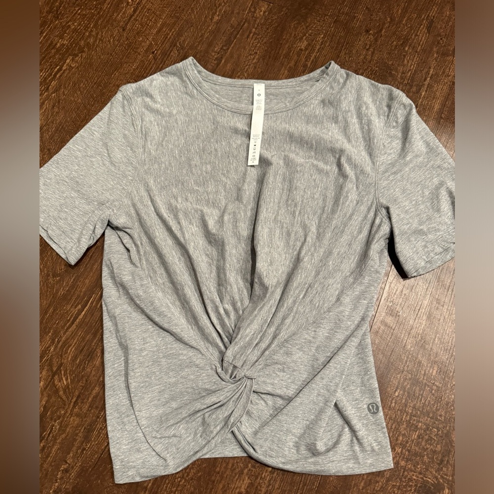 Lululemon twist front t-shirt